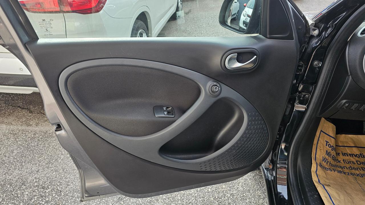 Smart ForFour 90 0.9 Turbo twinamic Passion TAGL UFF NAV ANDROID CERCHI 16