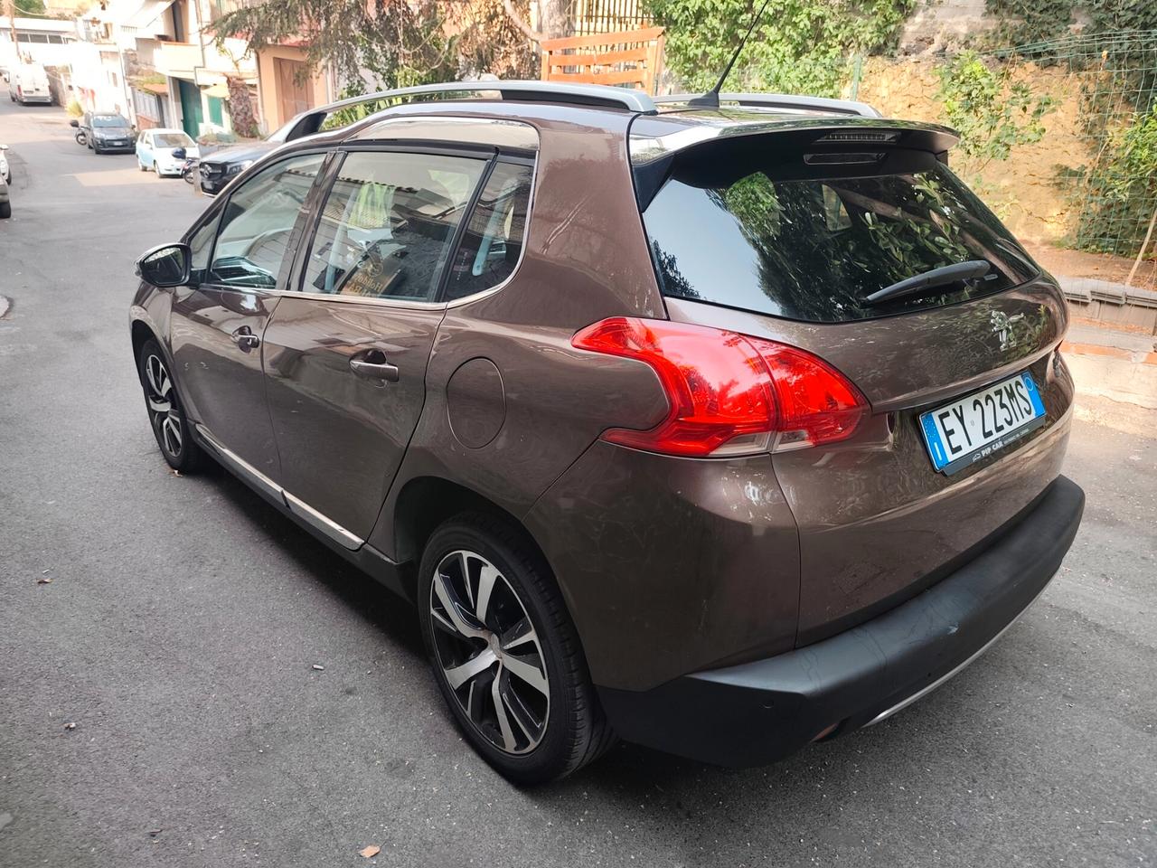 Peugeot 2008 1.6 e-HDi 92 CV Allure leggi