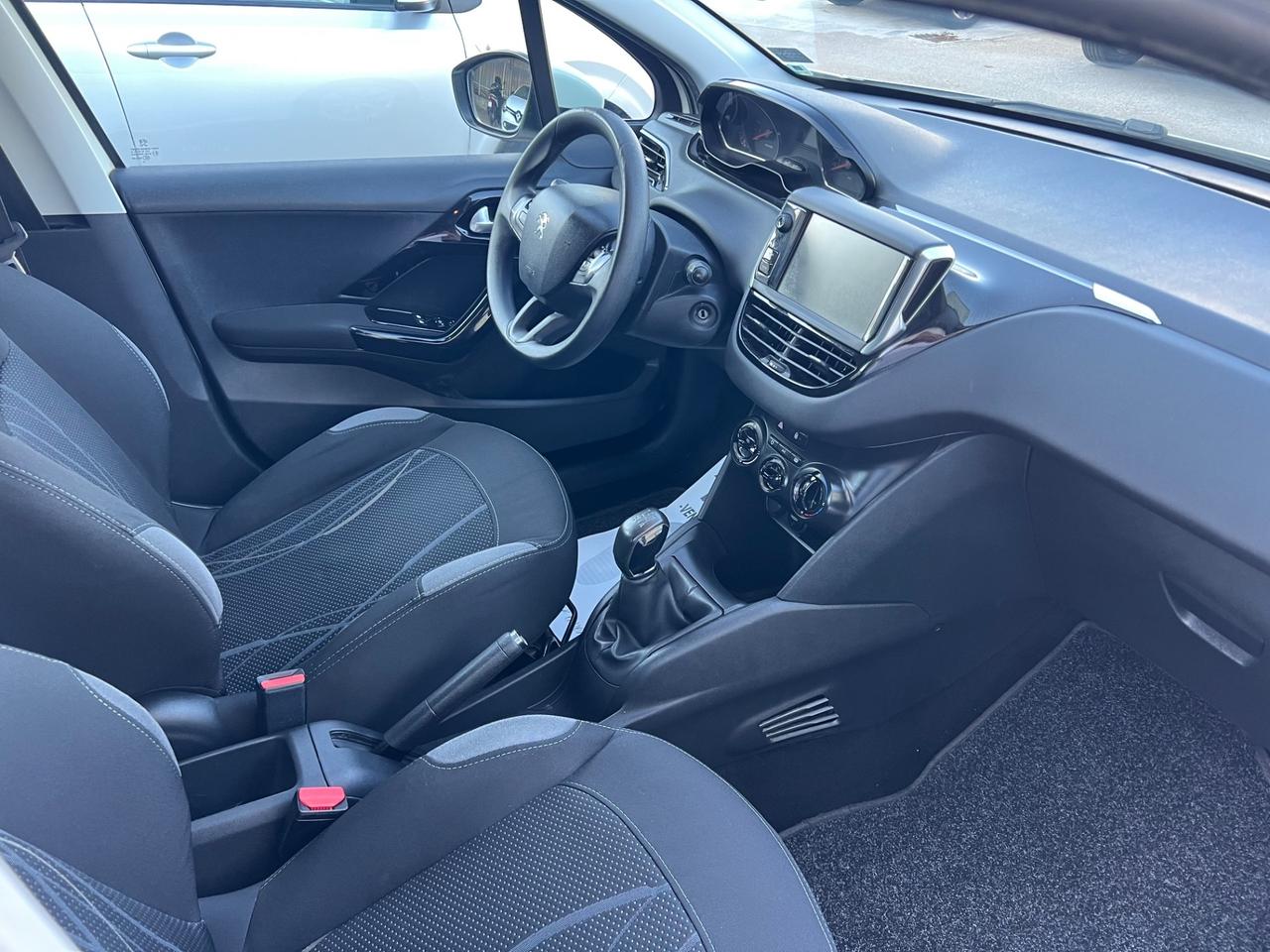 Peugeot 208 1.4 HDi 68 CV 5 porte Access N1 autocarro