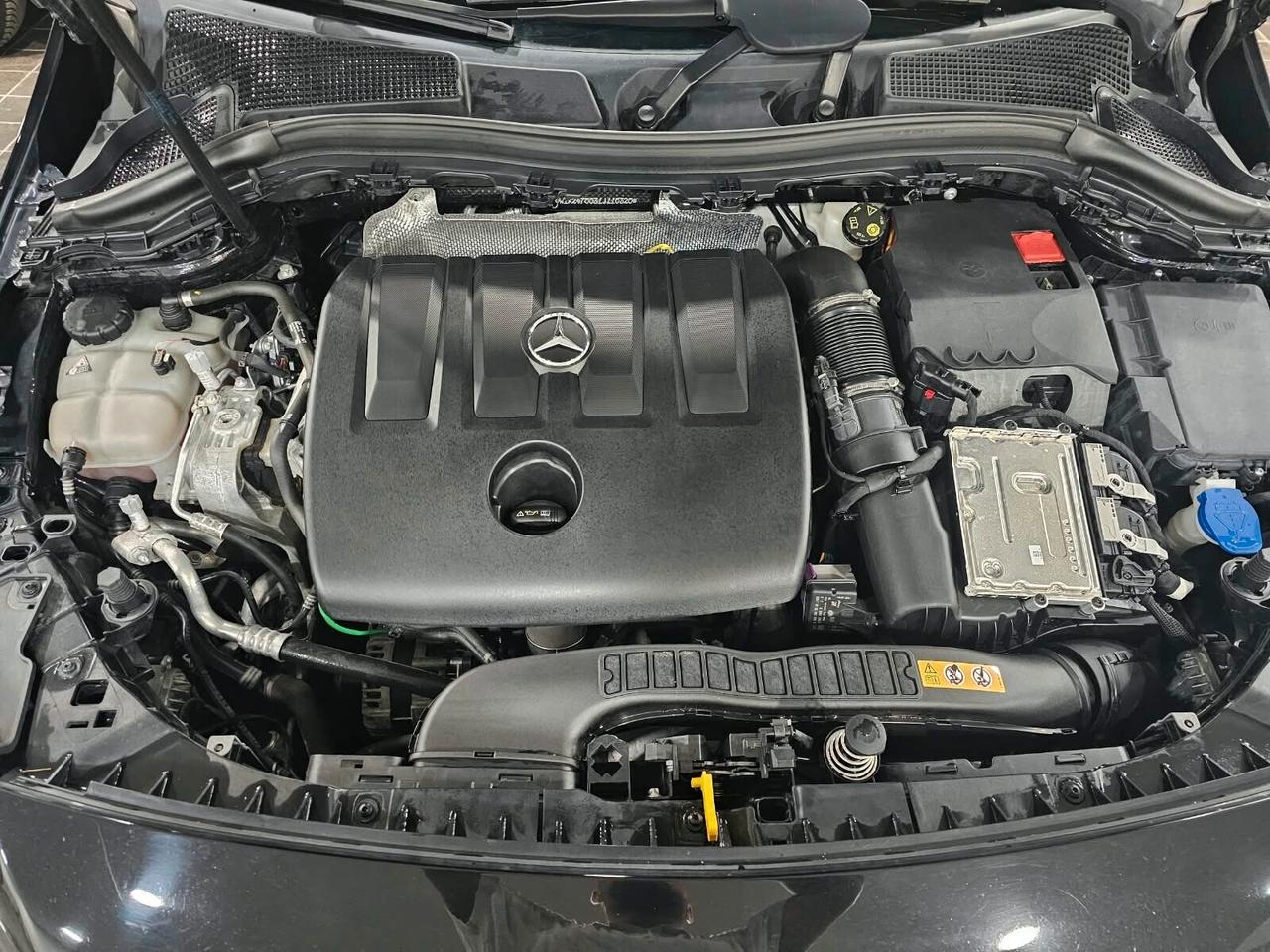 NUOVA MERCEDES-BENZ CLASSE B 180d 116CV PREMIUM AMG