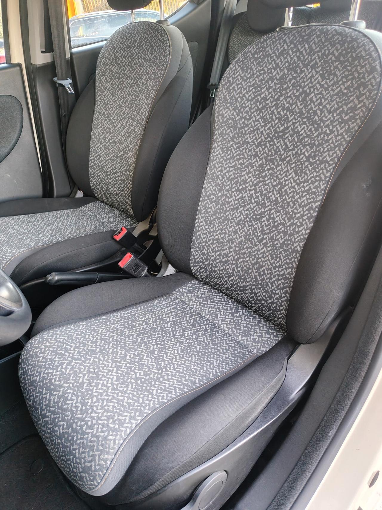 Lancia Ypsilon 1.2 69 CV 5 porte GPL Ecochic Monogram