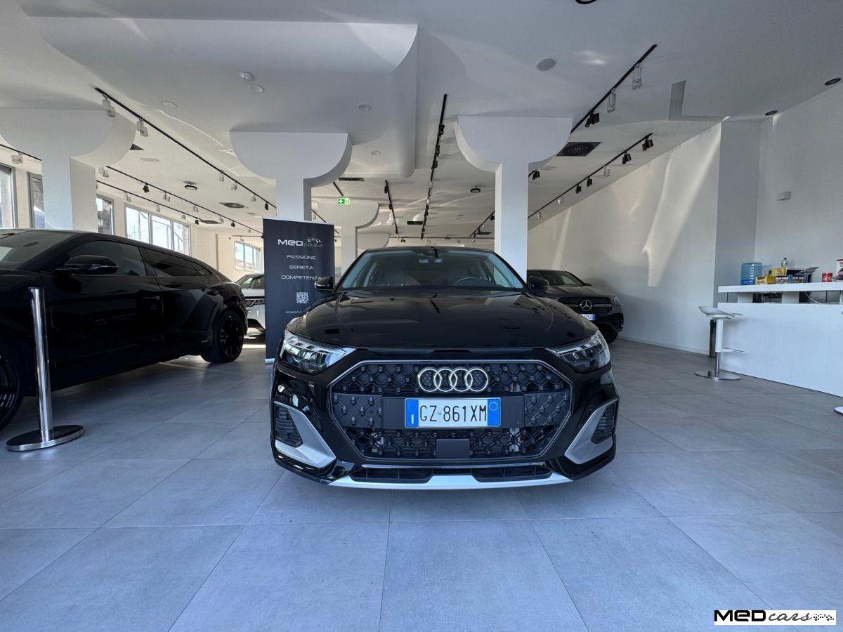 AUDI - A1 Sportback - A1 allstreet 30 TFSI S tronic Admired