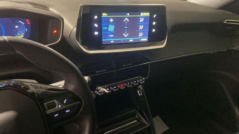 Peugeot 2008 motore elettrico 136 CV Allure Pack