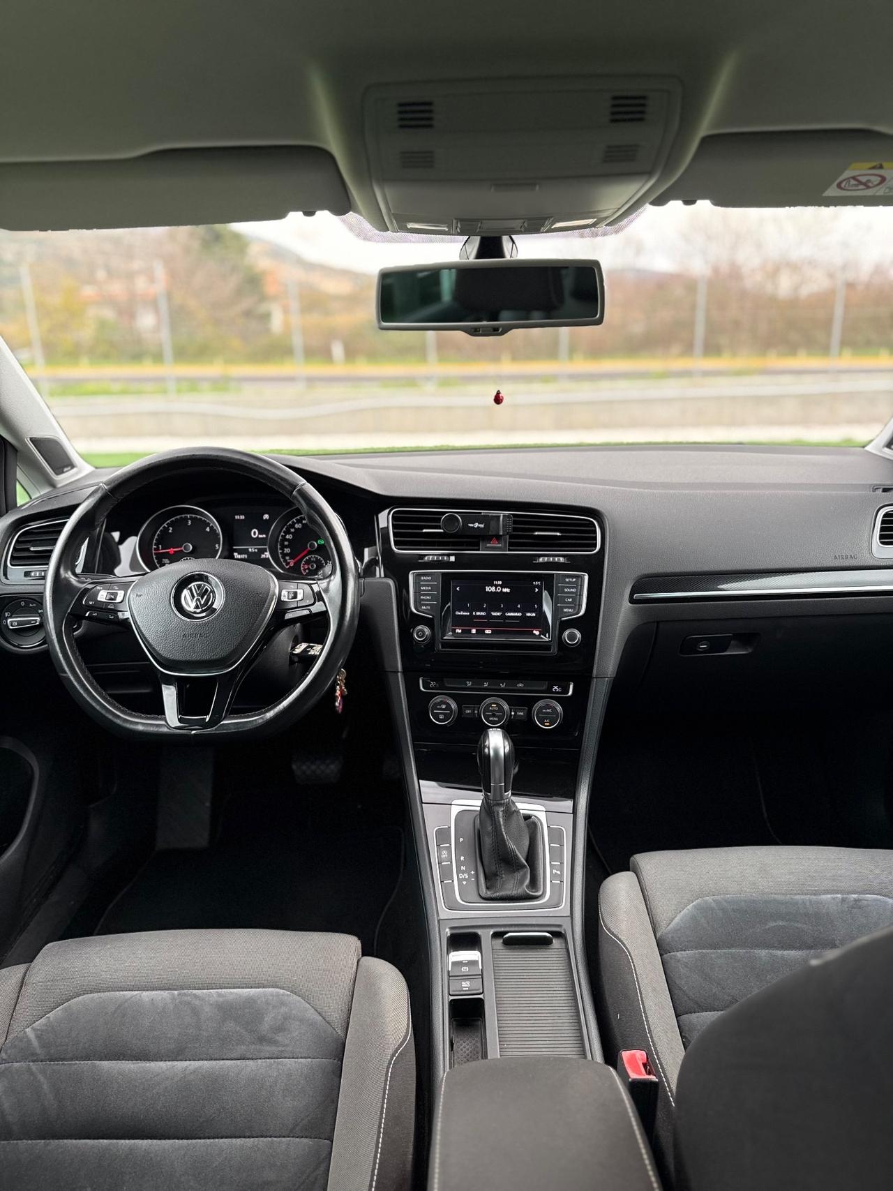 Volkswagen Golf 1.6 TDI 110cv DSG R-LINE ALLESTIMENTO