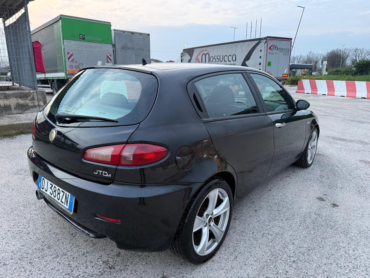 Alfa Romeo 147 1.9 JTD M-JET 16V 5 porte Dist.