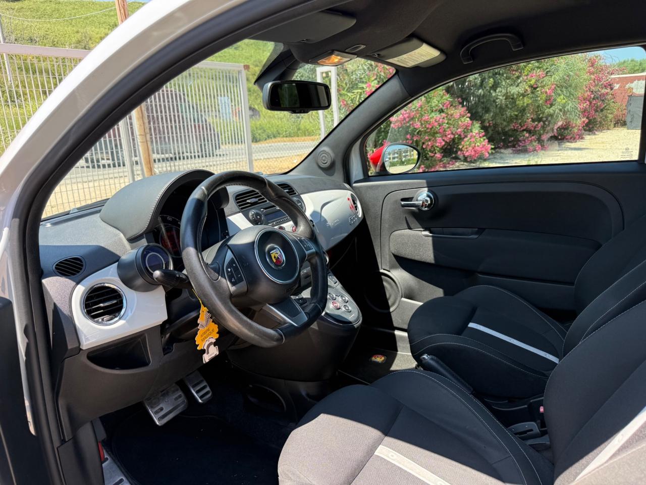 Abarth 500 1.4 Turbo T-Jet 2014 8.999€ PERMUTE