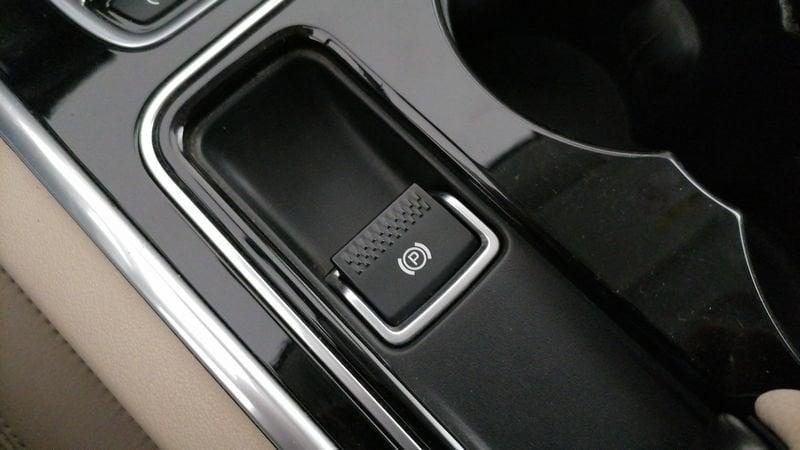 Jaguar XF 2.0d Pure Business edition 180cv