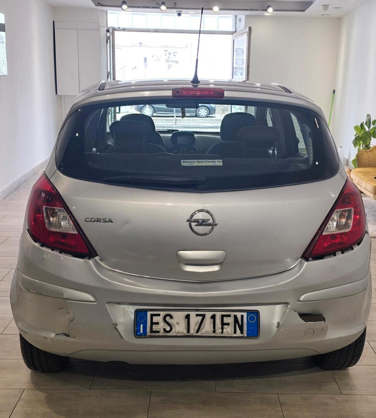 Opel Corsa 1.2 BENZINA /GPL ANNO 2013