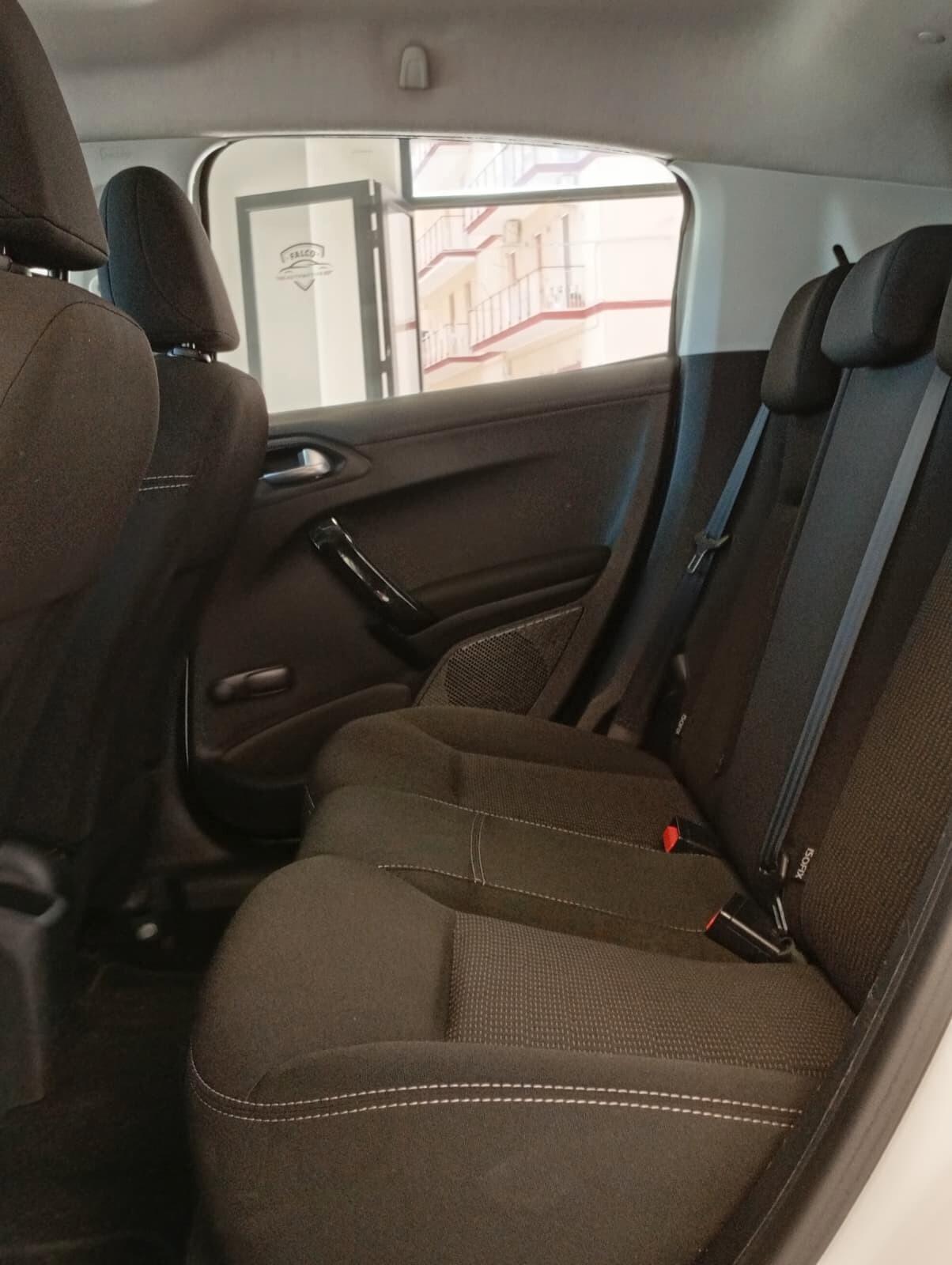 Peugeot 208 PureTech 82 5p. GPL Allure