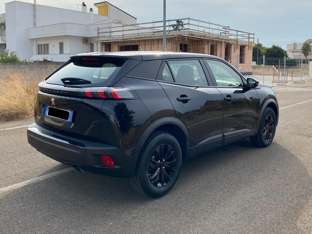 Peugeot 2008 BlueHDi 100 S&S Allure Total Black