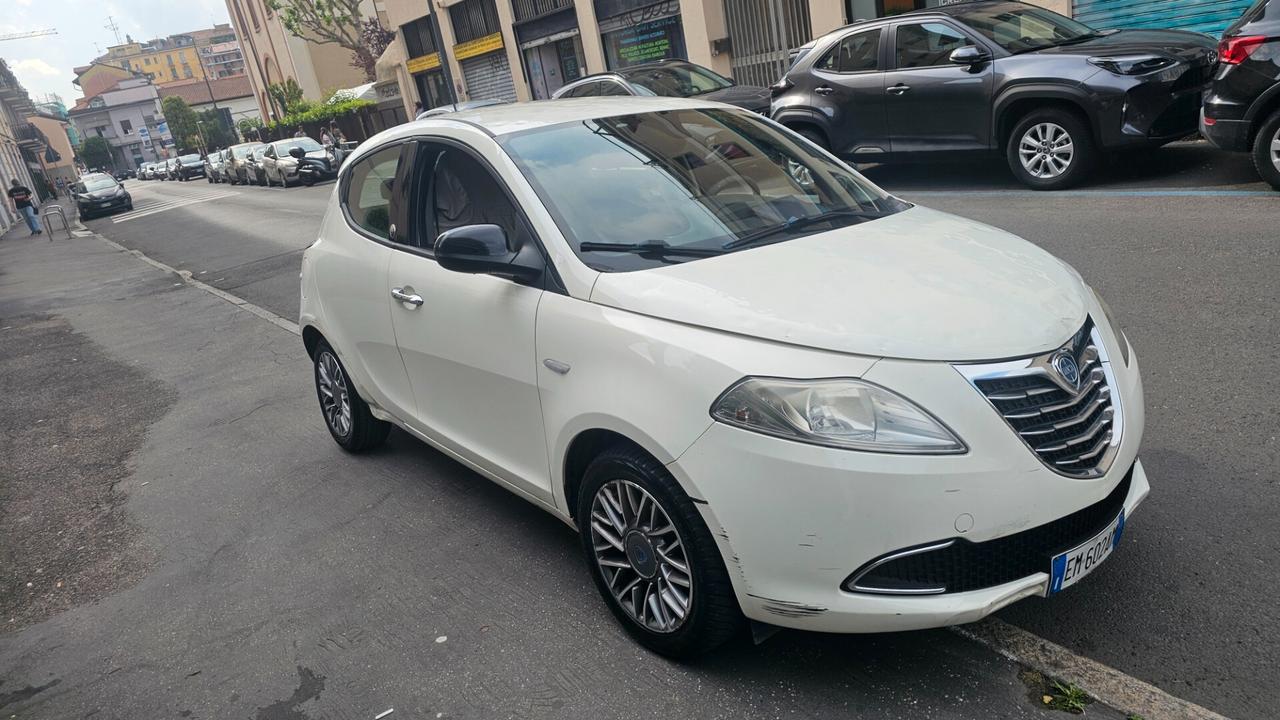Lancia Ypsilon 1.2 69 CV 5 porte GPL Ecochic Elefantino