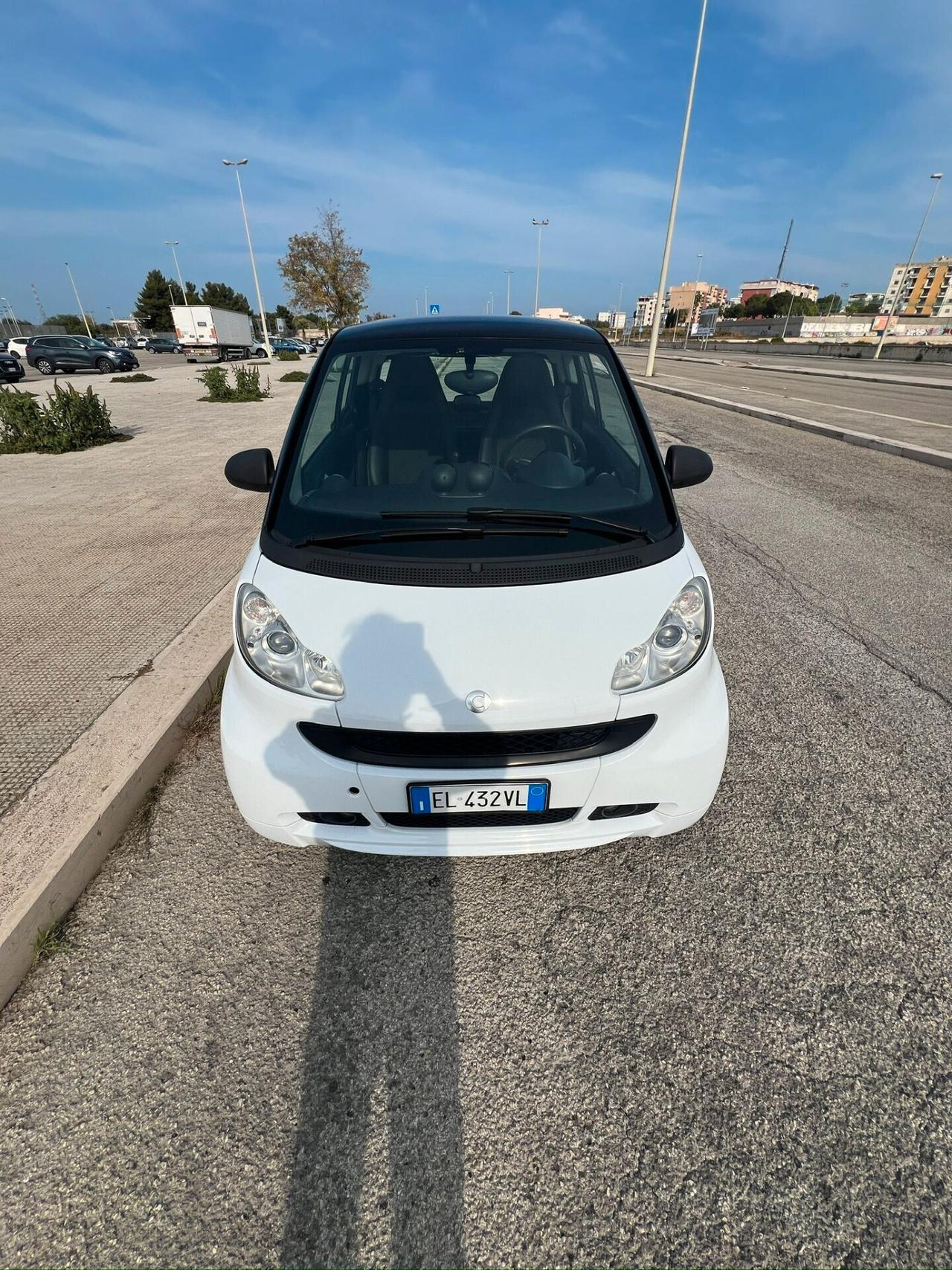 Smart ForTwo 1000 52 kW coupé passion - 2012