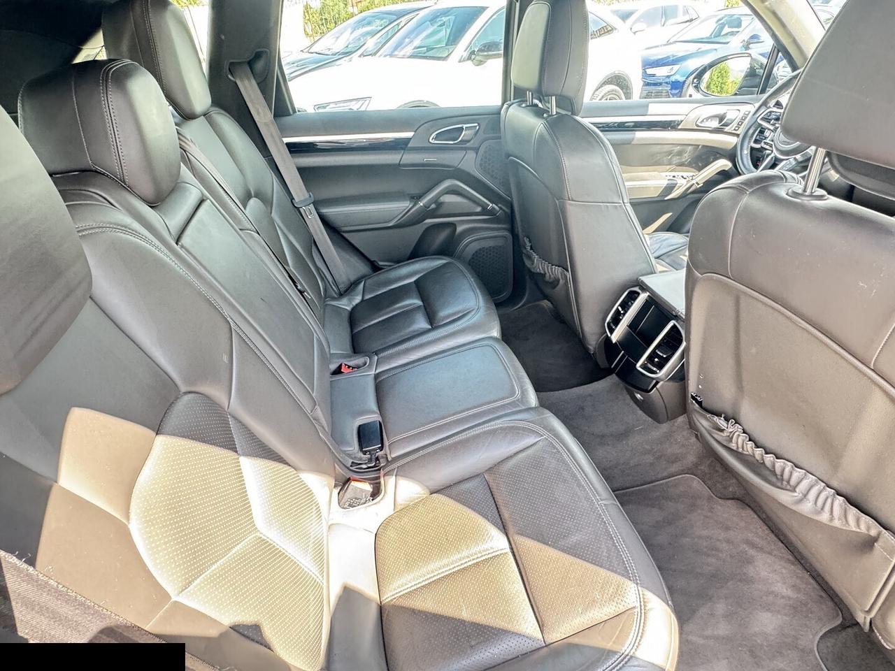 PORSCHE CAYENNE DIESEL NAVI PASM LED