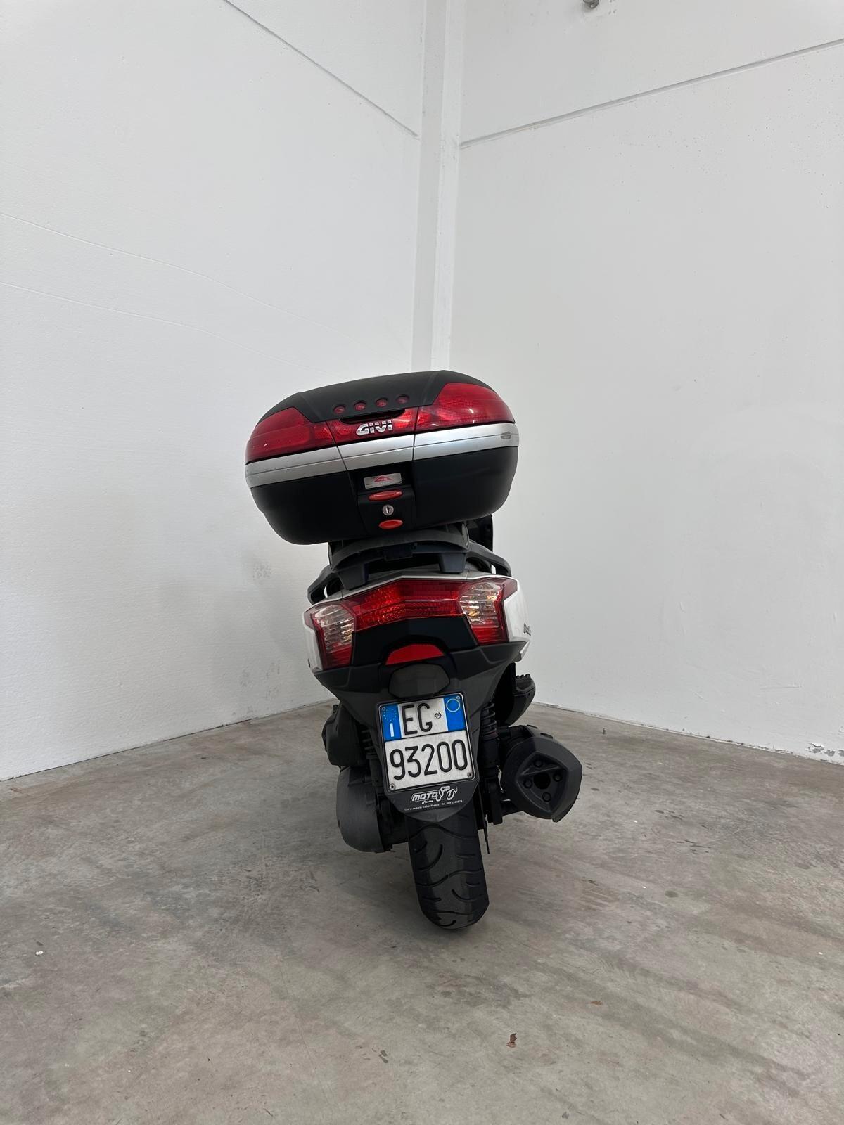 Kymco Downtown 300i