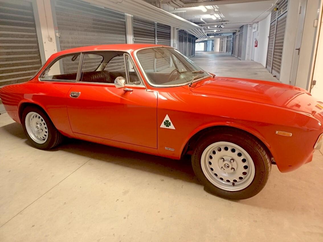 Alfa Romeo GT 1300 Scalino