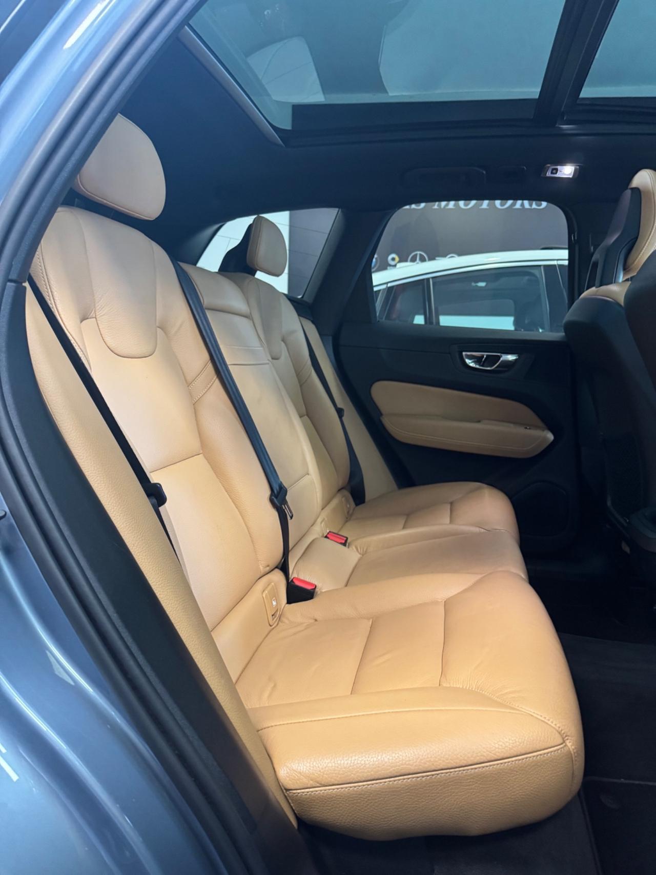 VOLVO XC60 2.0 190 CV AWD TETTO IVA ESPOSTA