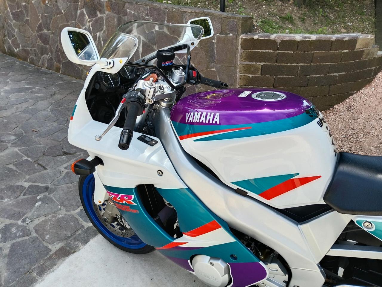 Yamaha FZR 600 R