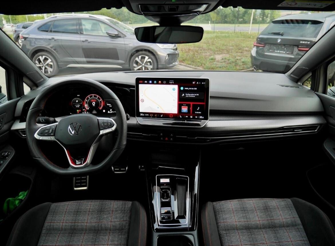 Volkswagen Golf VIII 2.0 TSI DSG GTI