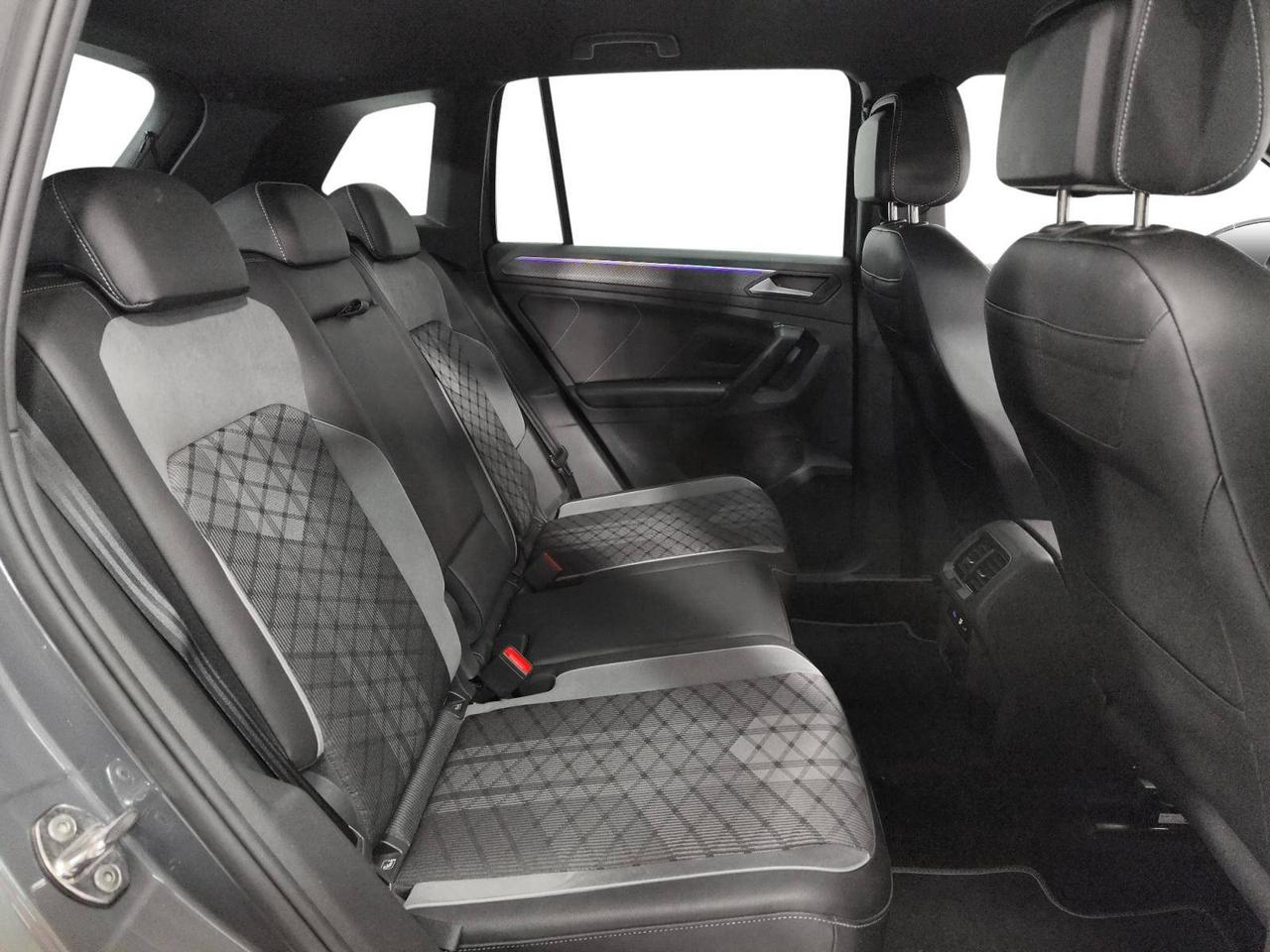 Volkswagen Tiguan 2.0 tdi R-Line 150cv