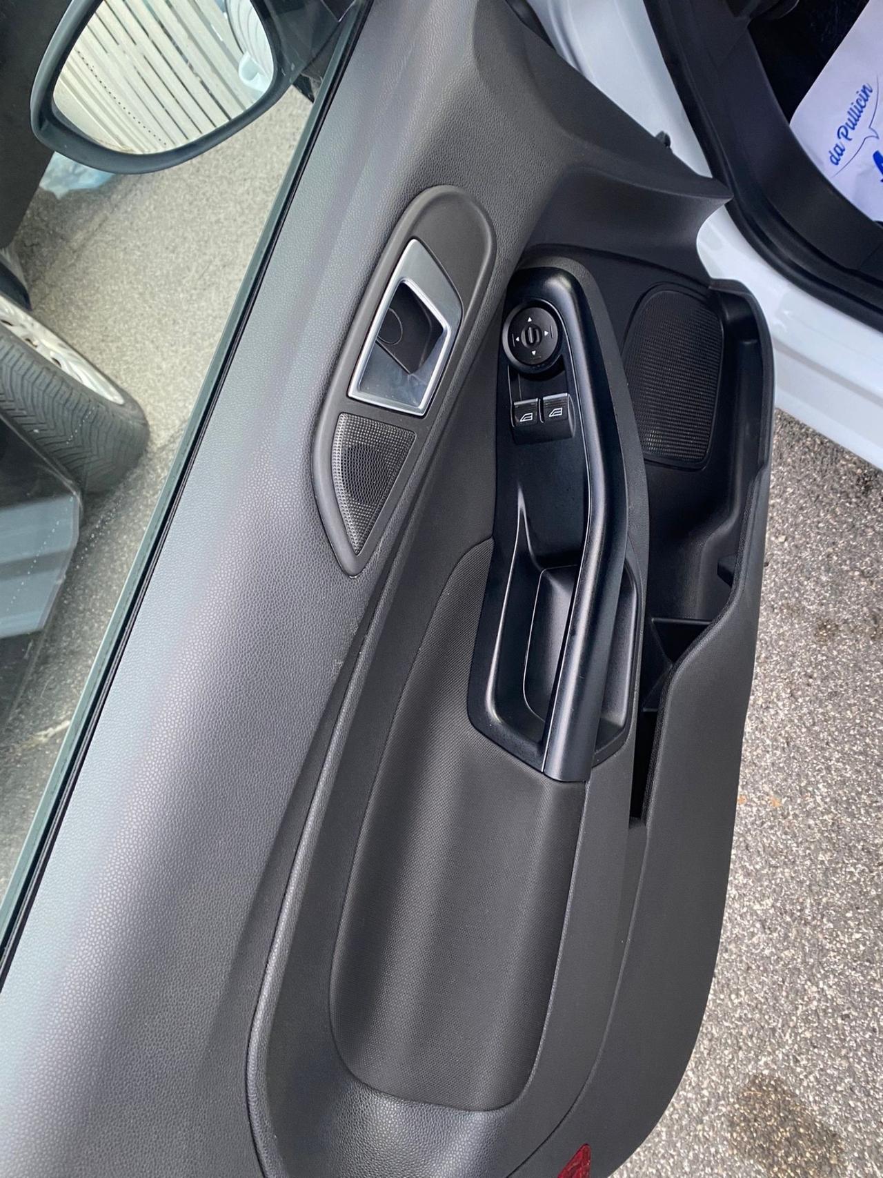 Ford Fiesta Plus 1.5 TDCi 75CV 5 porte