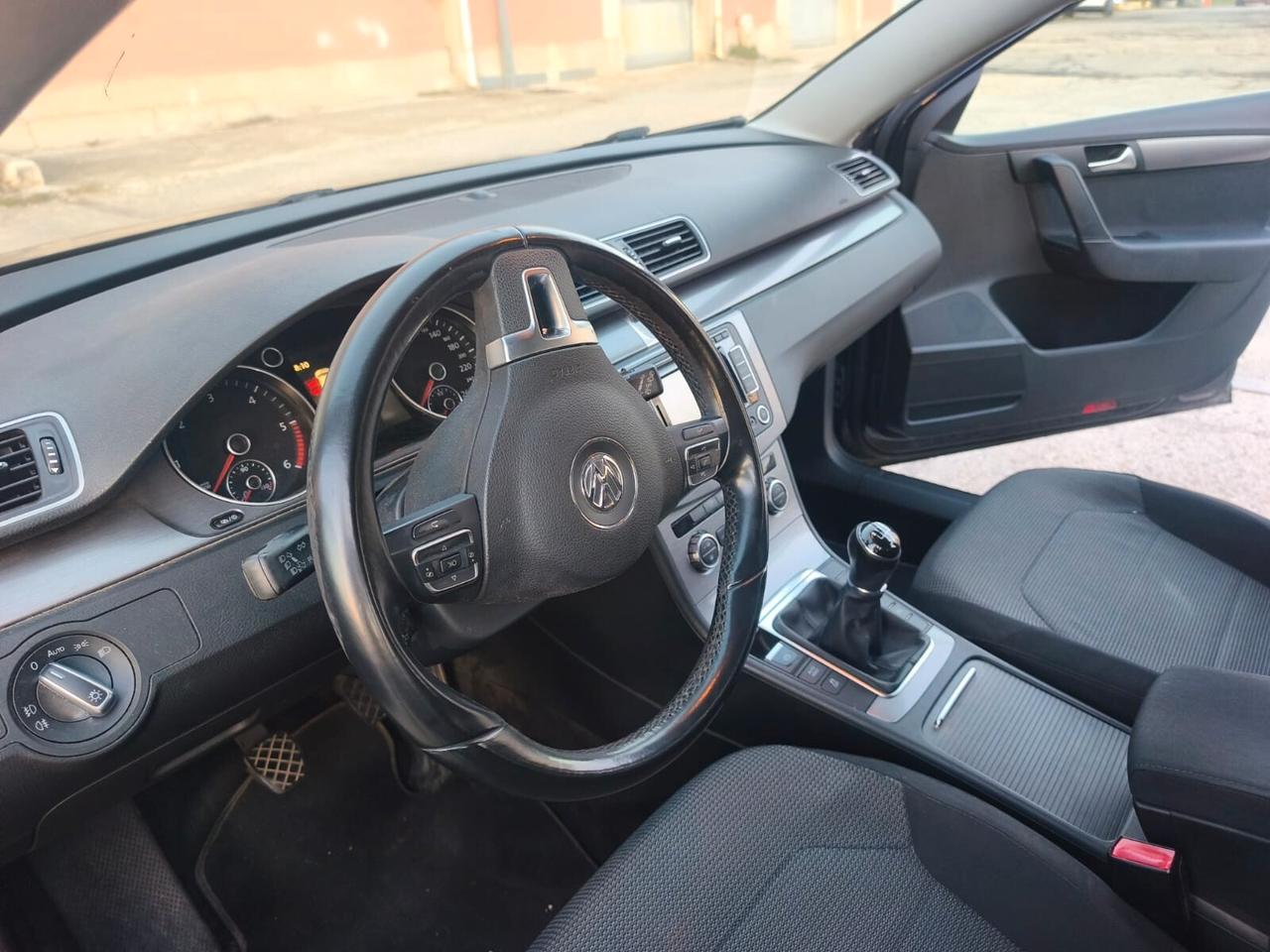 Volkswagen Passat SW 2014---1.6 Diesel