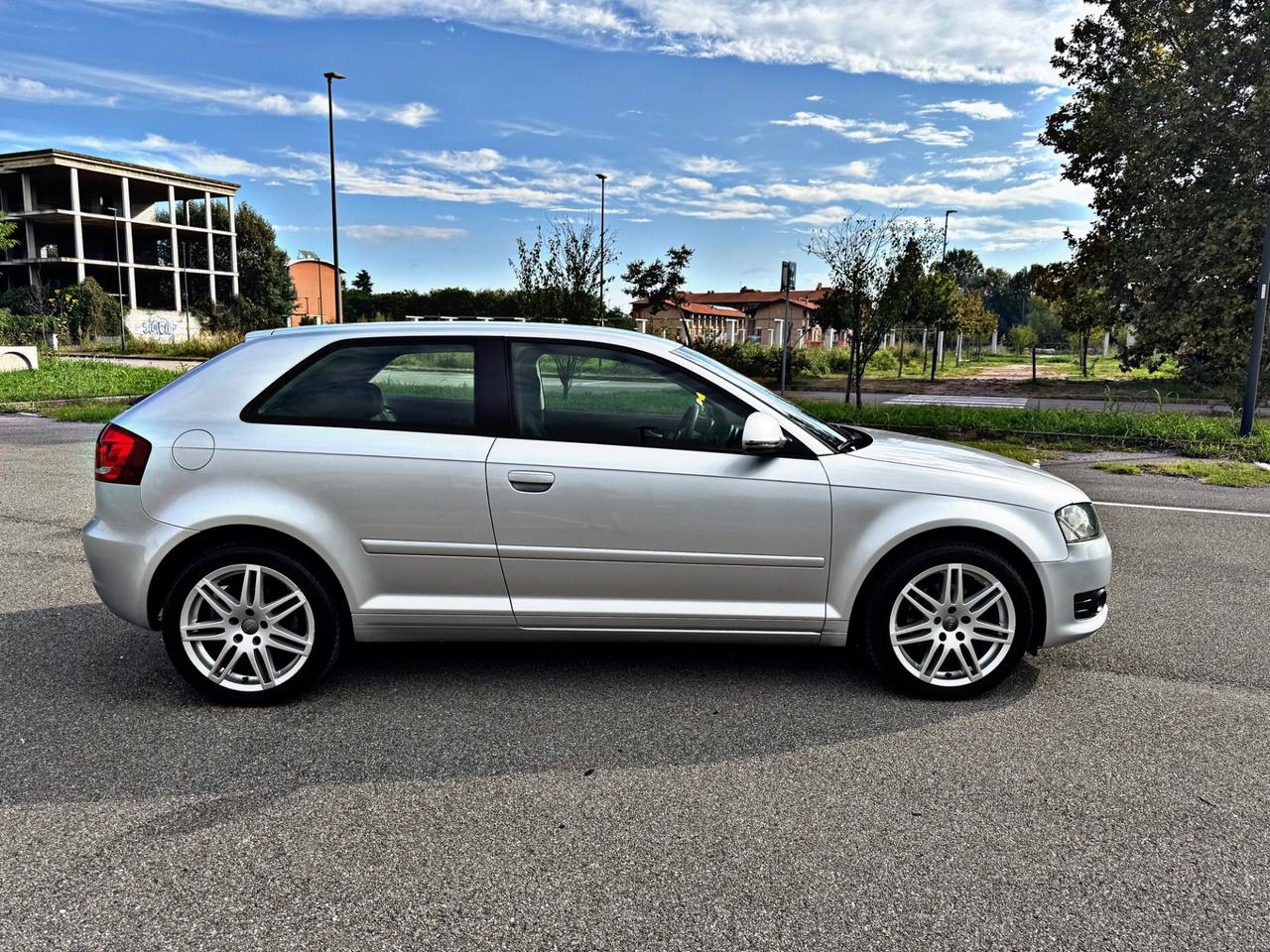 Audi A3 1.6 TDI 105 CV CR Attraction