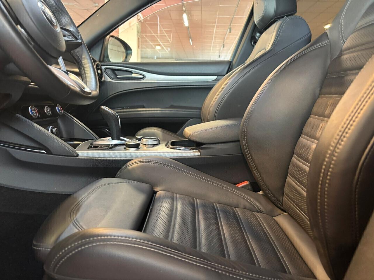 Alfa Romeo Stelvio VELOCE 2.2 Turbodiesel AT8 Q4 SPOTICAR