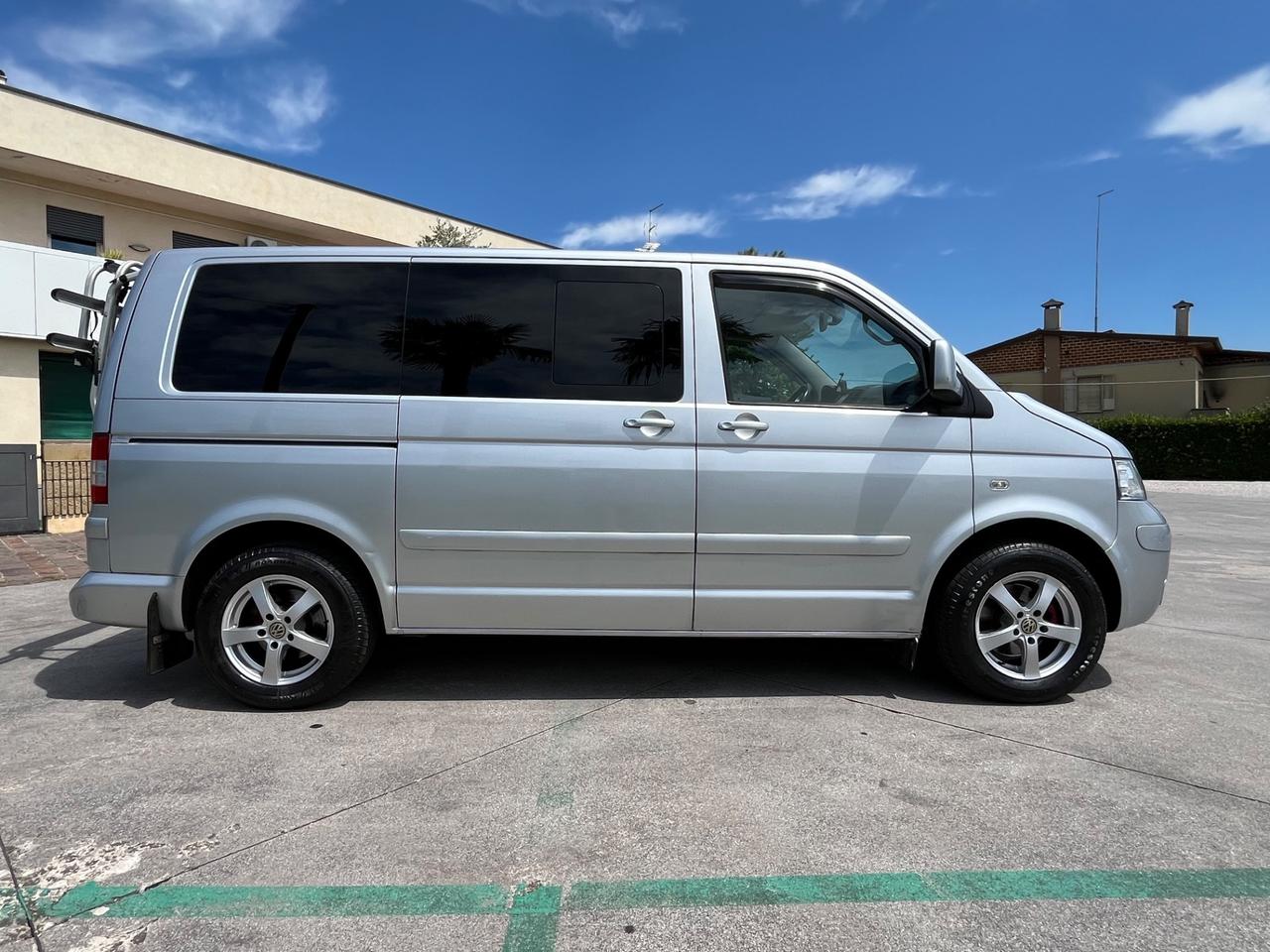 Volkswagen Multivan 2.5 TDI/130CV Highline