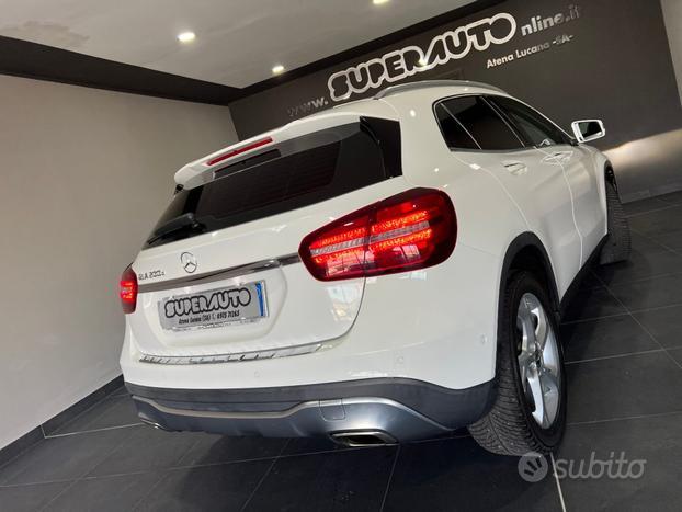 MERCEDES-BENZ GLA 200 d Automatic Sport