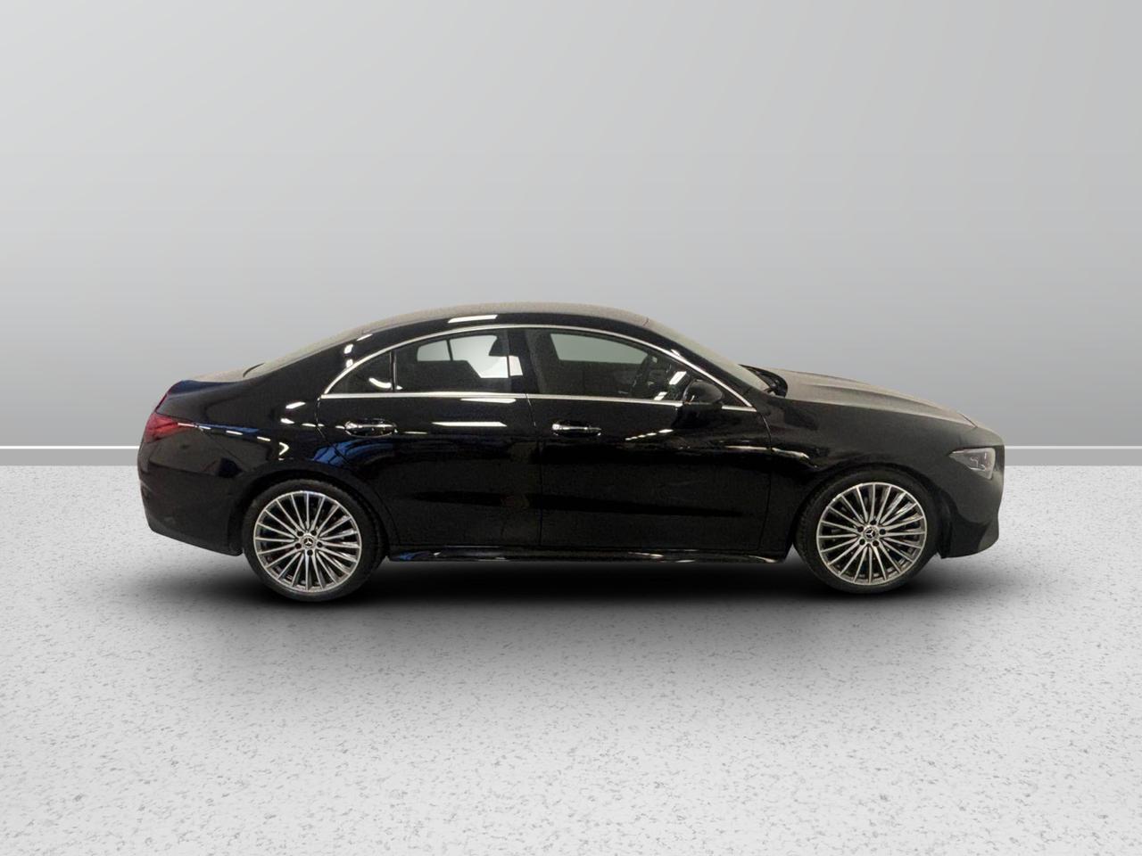 Mercedes-Benz CLA Coupe - C118 2023 - CLA Coupe 200 d AMG Line Advanced Plus auto