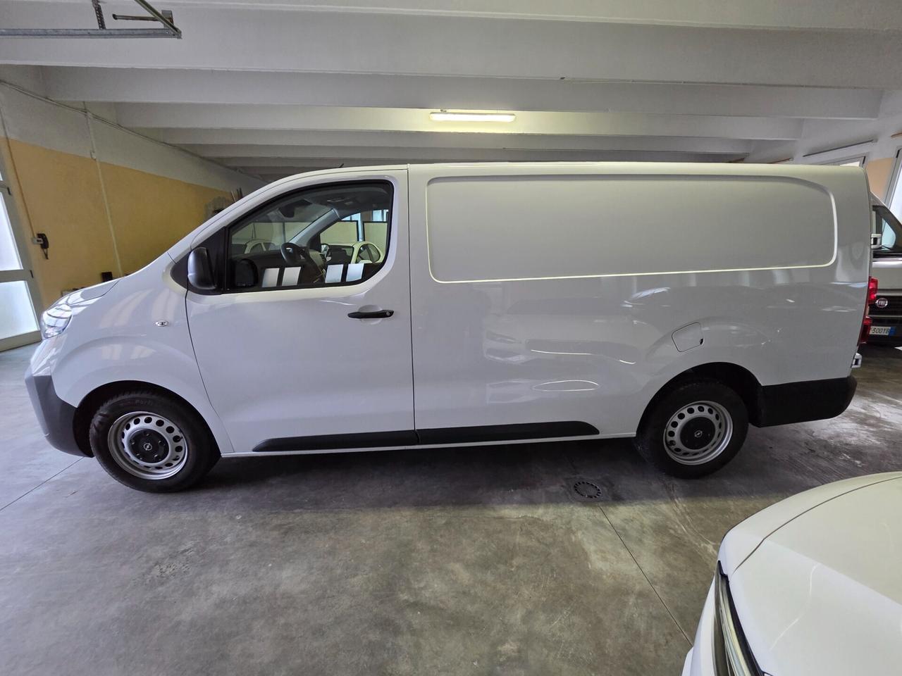 Opel Vivaro 1.5 Diesel 120CV passo lungo xl L3 H1 3000km uniprop