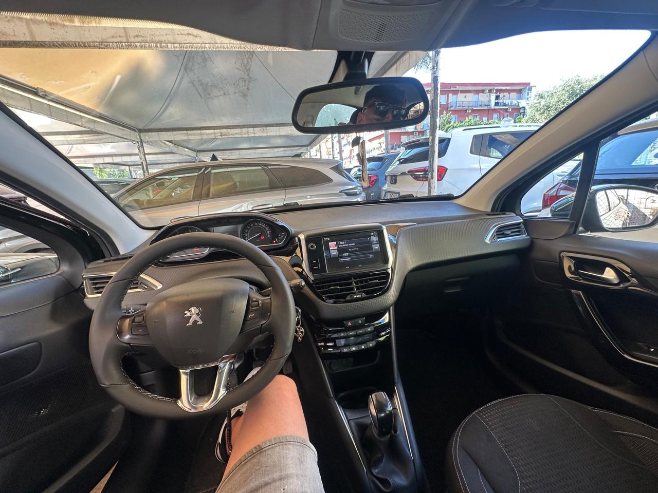 Peugeot 208 PureTech 82 5 porte Allure