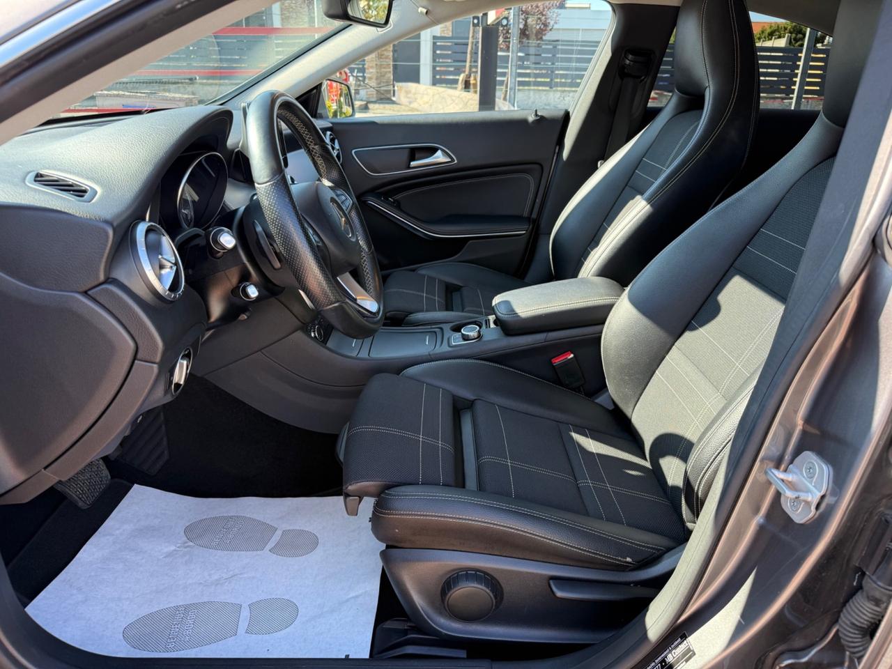 Mercedes-benz CLA 180 BERLINA Automatic Sport Night