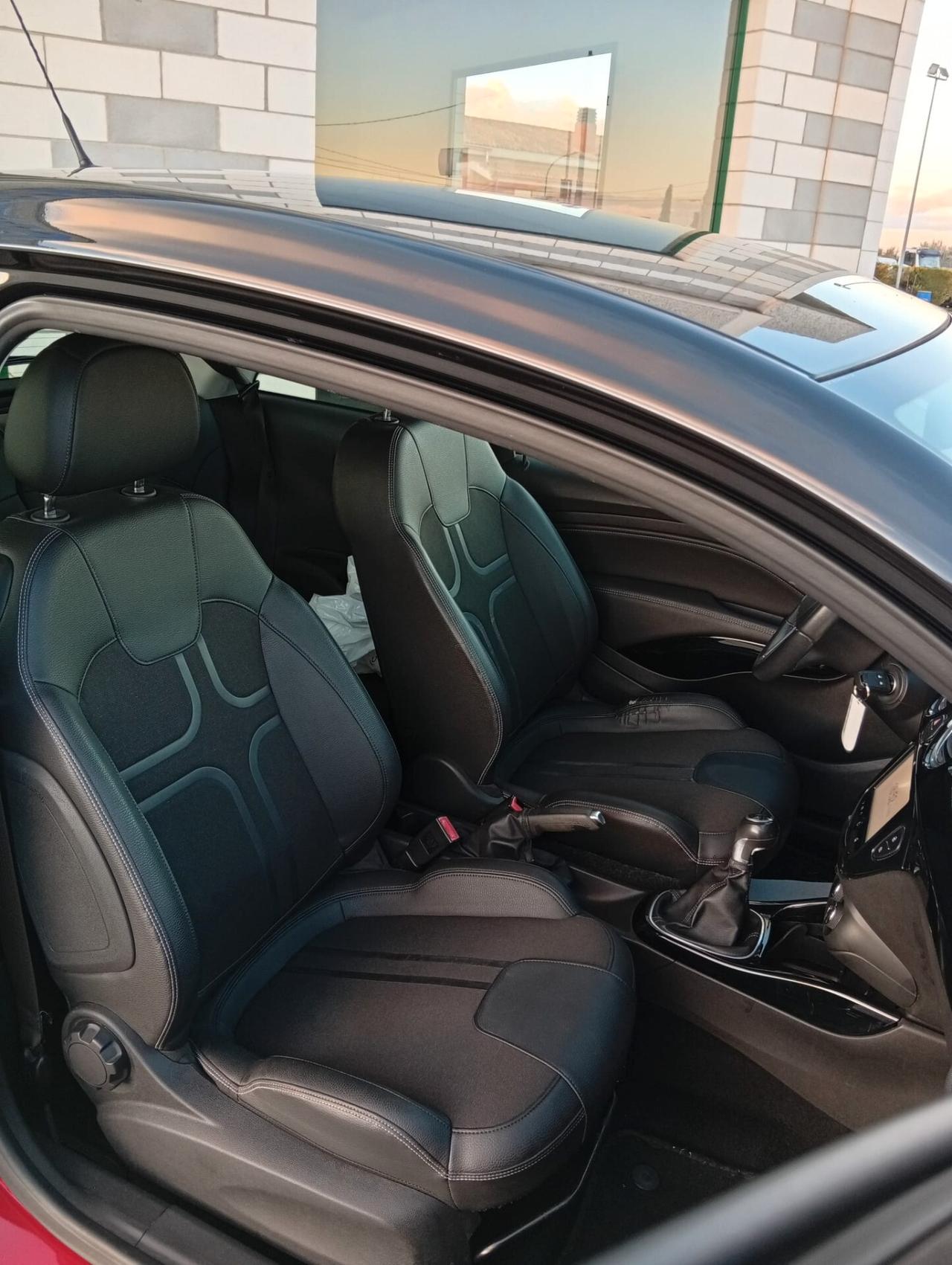 Opel Adam 1.2 70 CV Slam