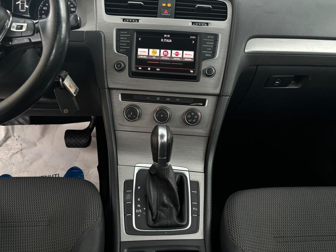 Volkswagen Golf 1.6 TDI DSG-C.AUTOMATICO-2015