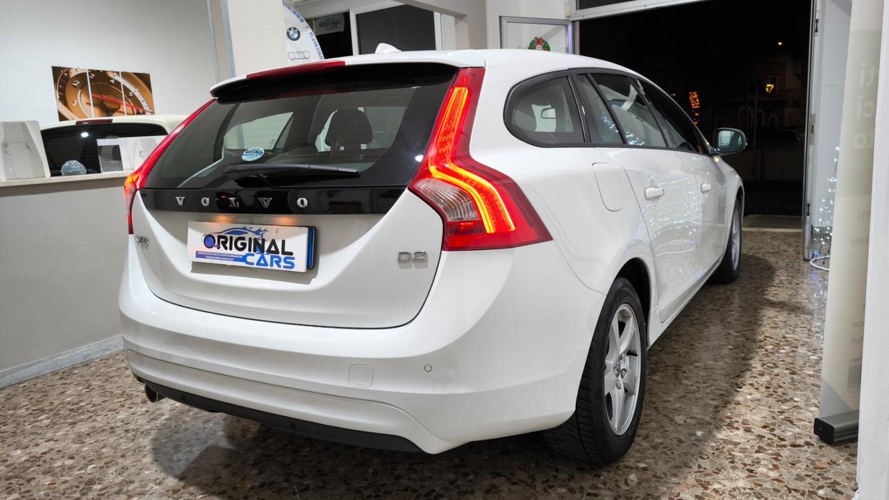 Volvo V60 D2 Geartronic Summum