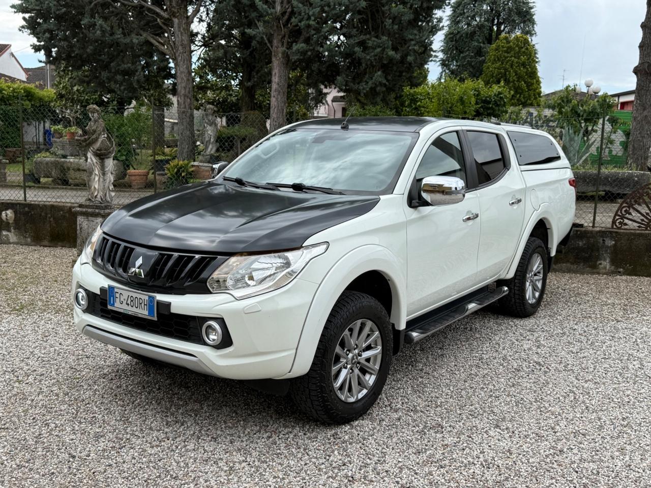 Mitsubishi L200 2.4 DI-D/181CV Double Cab Intense Hp Mivec SDA