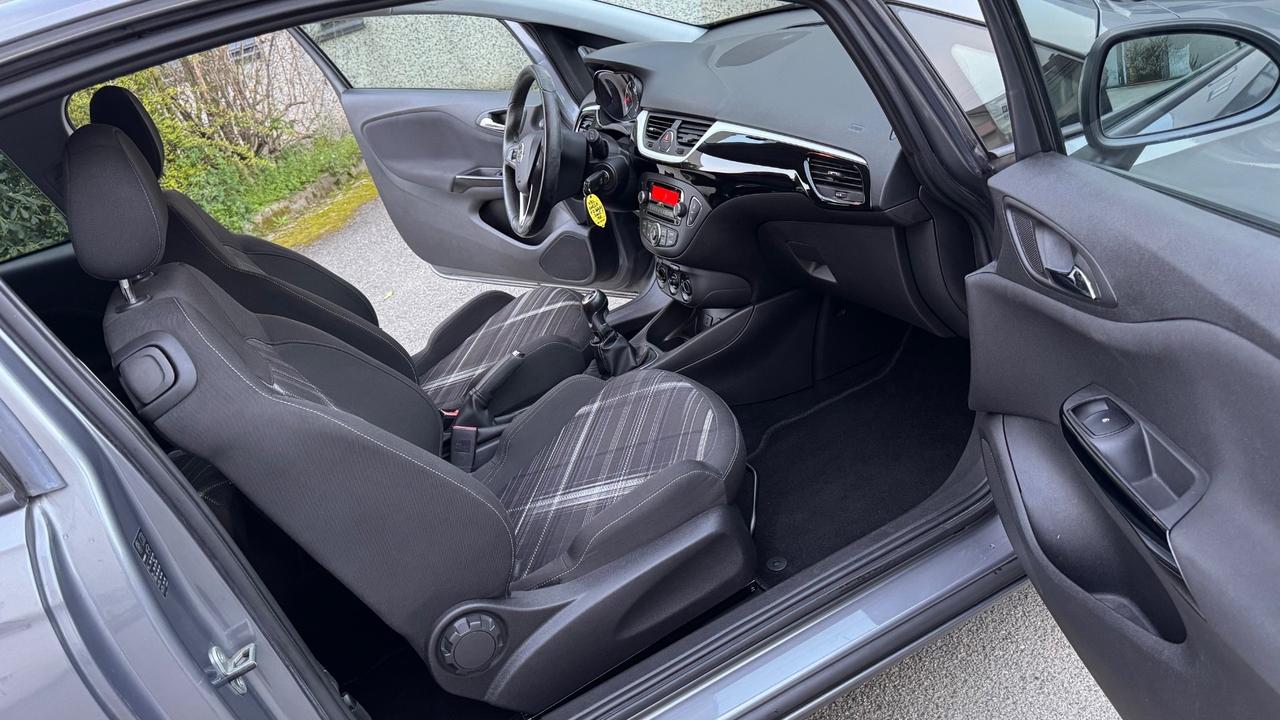 Opel Corsa 1.2 Coupé b-Color Unico prop