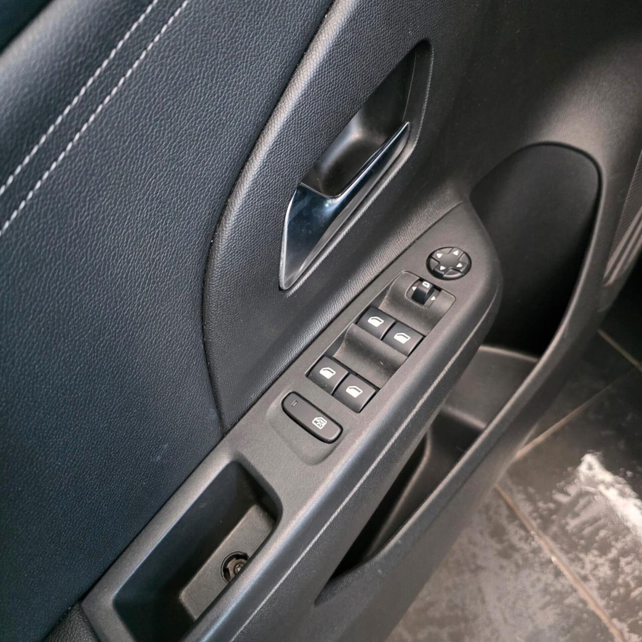 Opel Corsa NEOPATENTATI