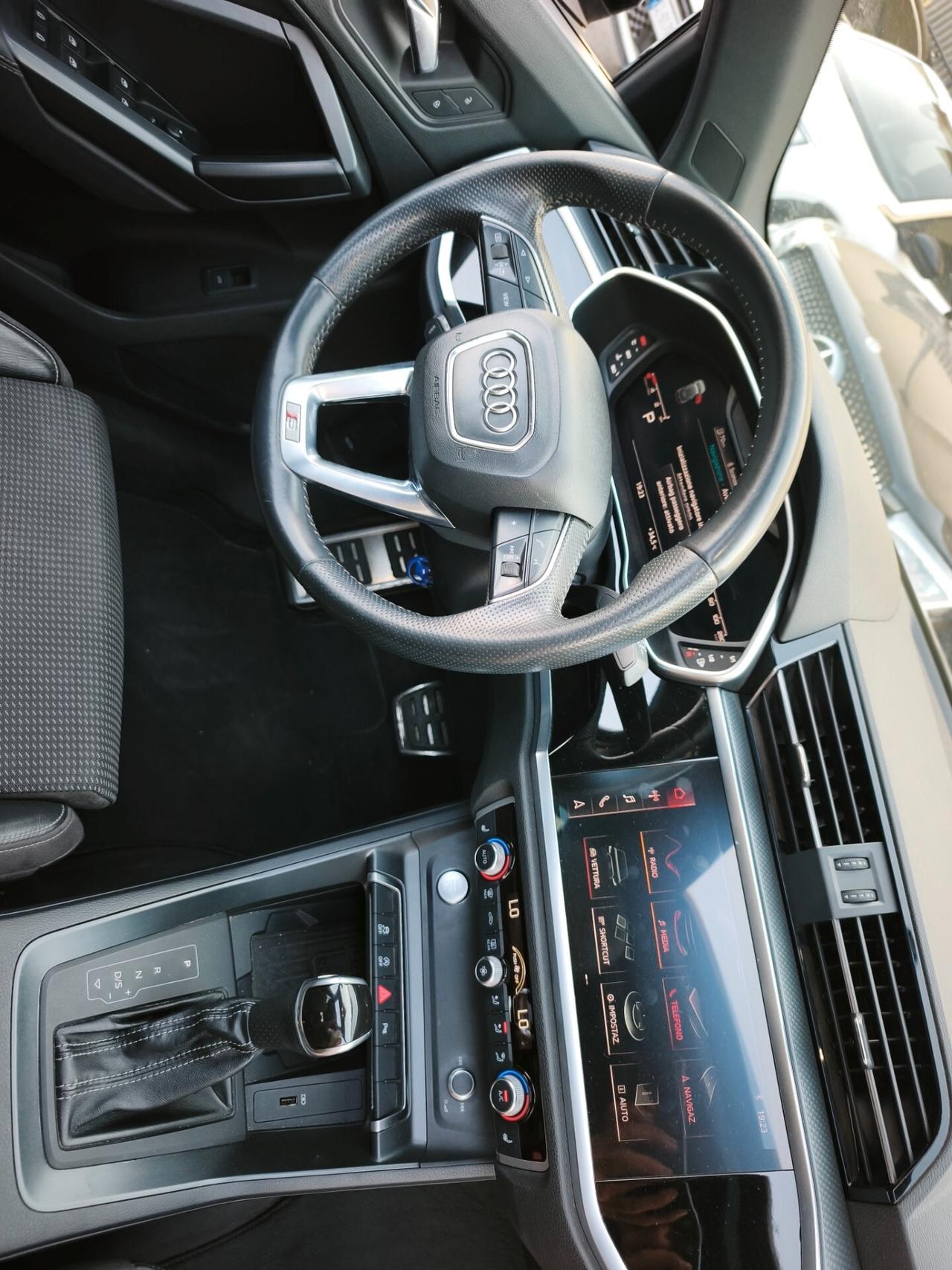 Audi Q3 35 TDI S tronic line edition tetto panoramico