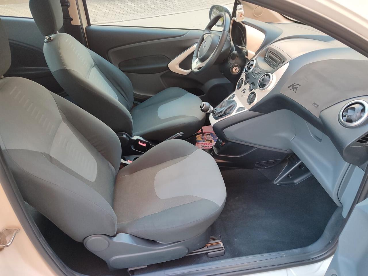 Ford Ka 1.2 BENZ. 69CV Titanium!