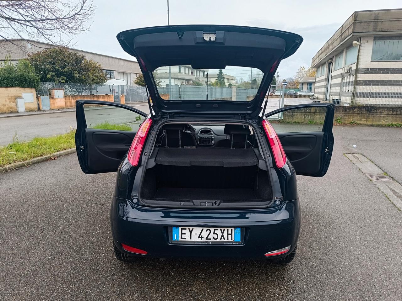 Fiat Punto 1.4 natural Power 2015 SOLO 134.000 KM