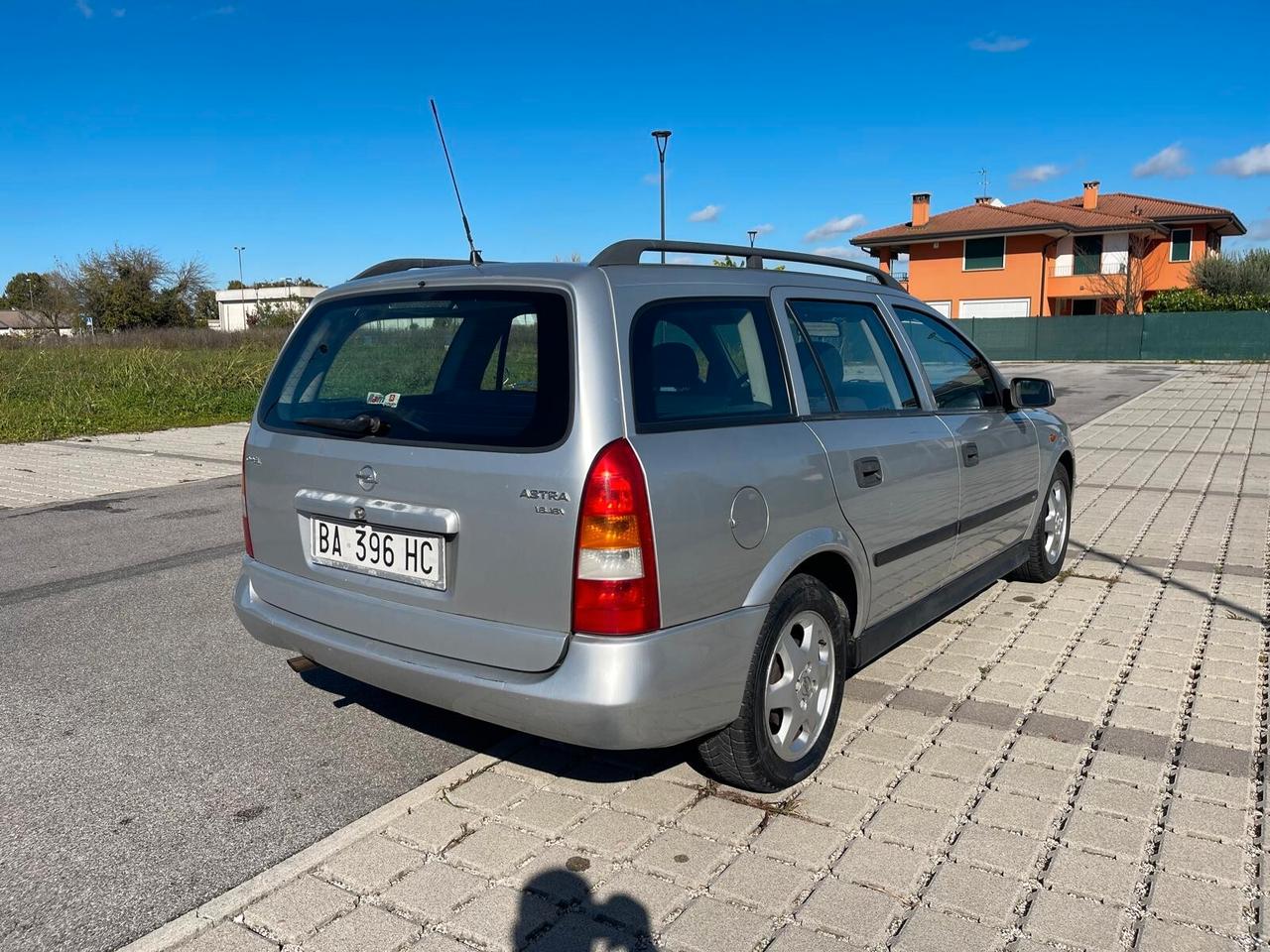 Opel Astra 1.6i 16V cat Station Wagon CDX