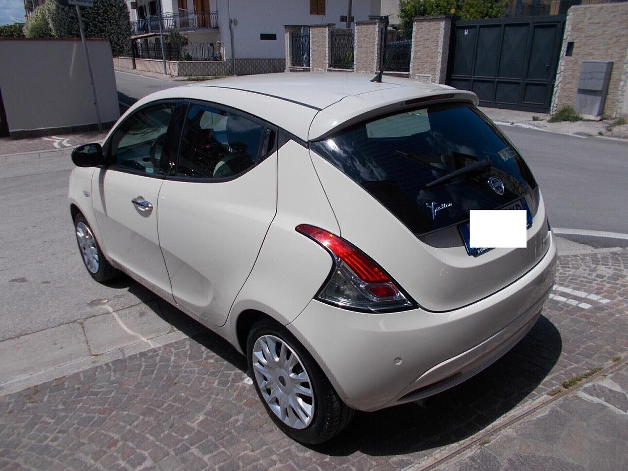 Lancia Ypsilon 0.9 TwinAir 85 CV 5 porte S&S DFN Gold GPL