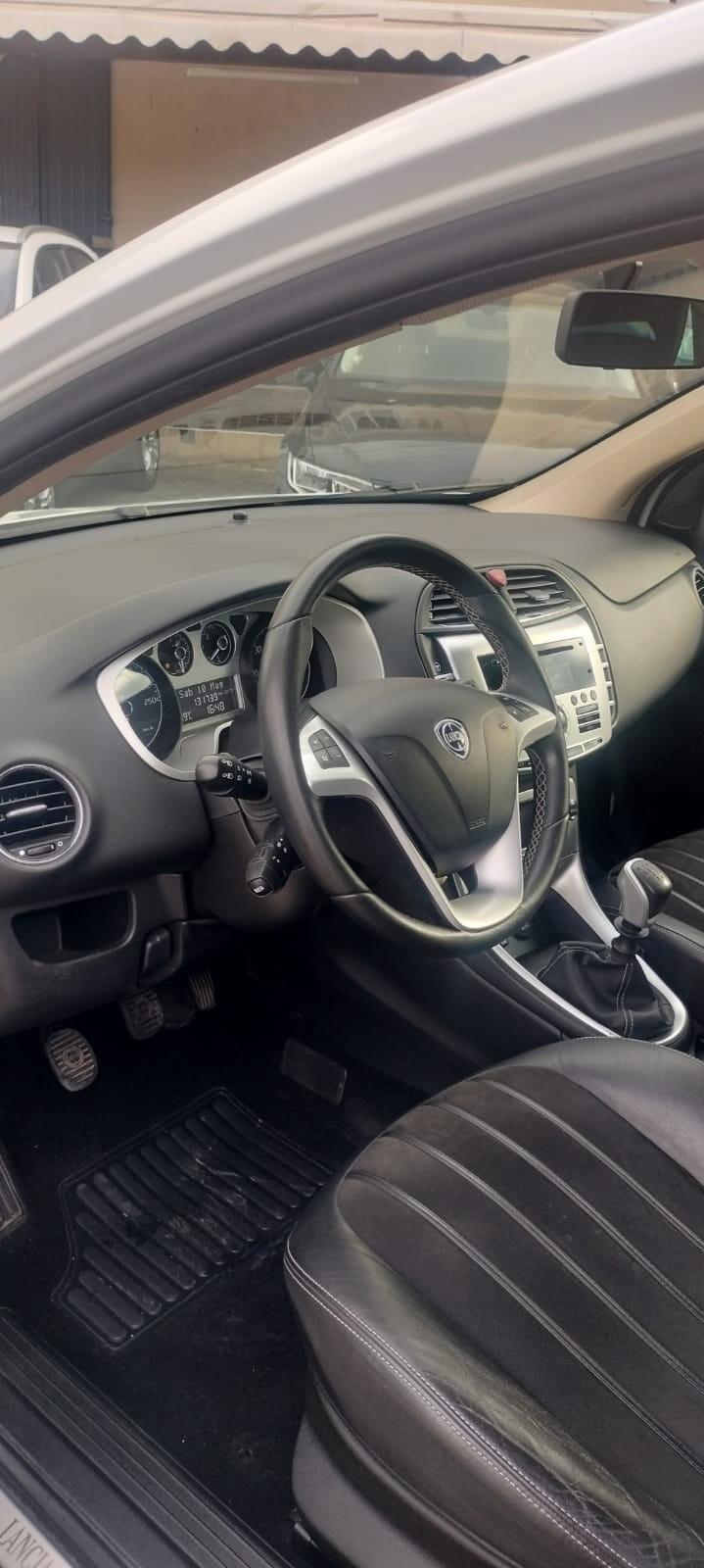 Lancia Delta 1.6 MJT DPF Gold