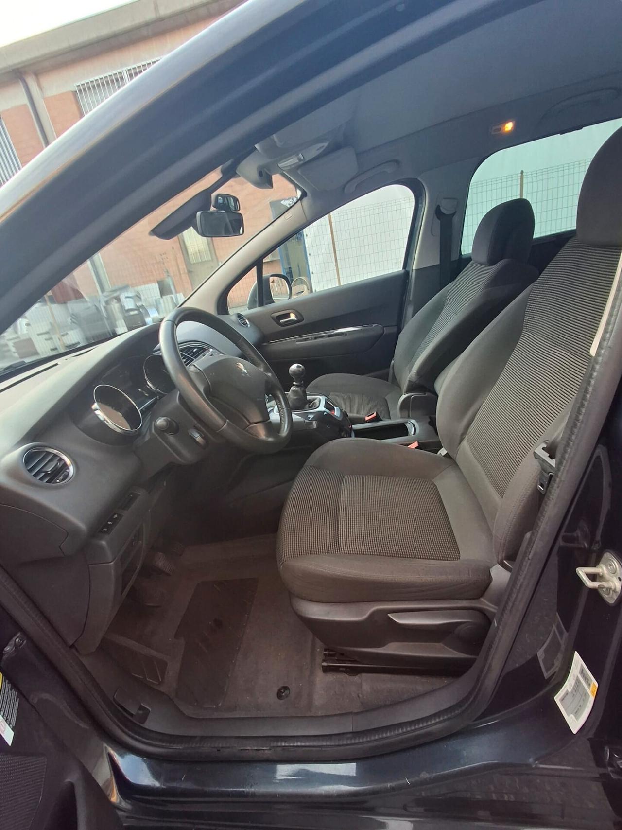 Peugeot 5008 1.6 HDi 115CV Business 7 POSTI