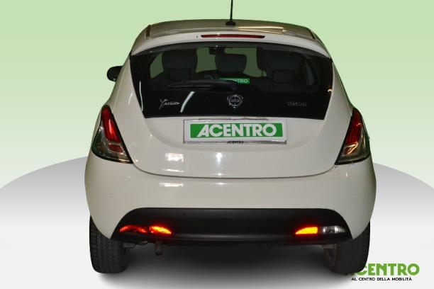 LANCIA New Ypsilon - MY21 1.0 70cv Hybrid Silver