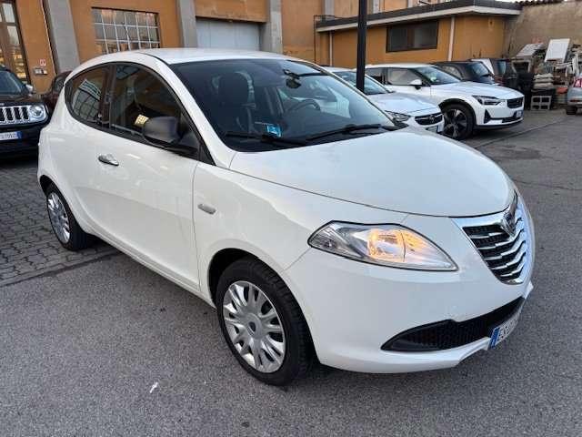 Lancia Ypsilon Ypsilon 1.2 8v Silver 69cv-ok neopatentati-