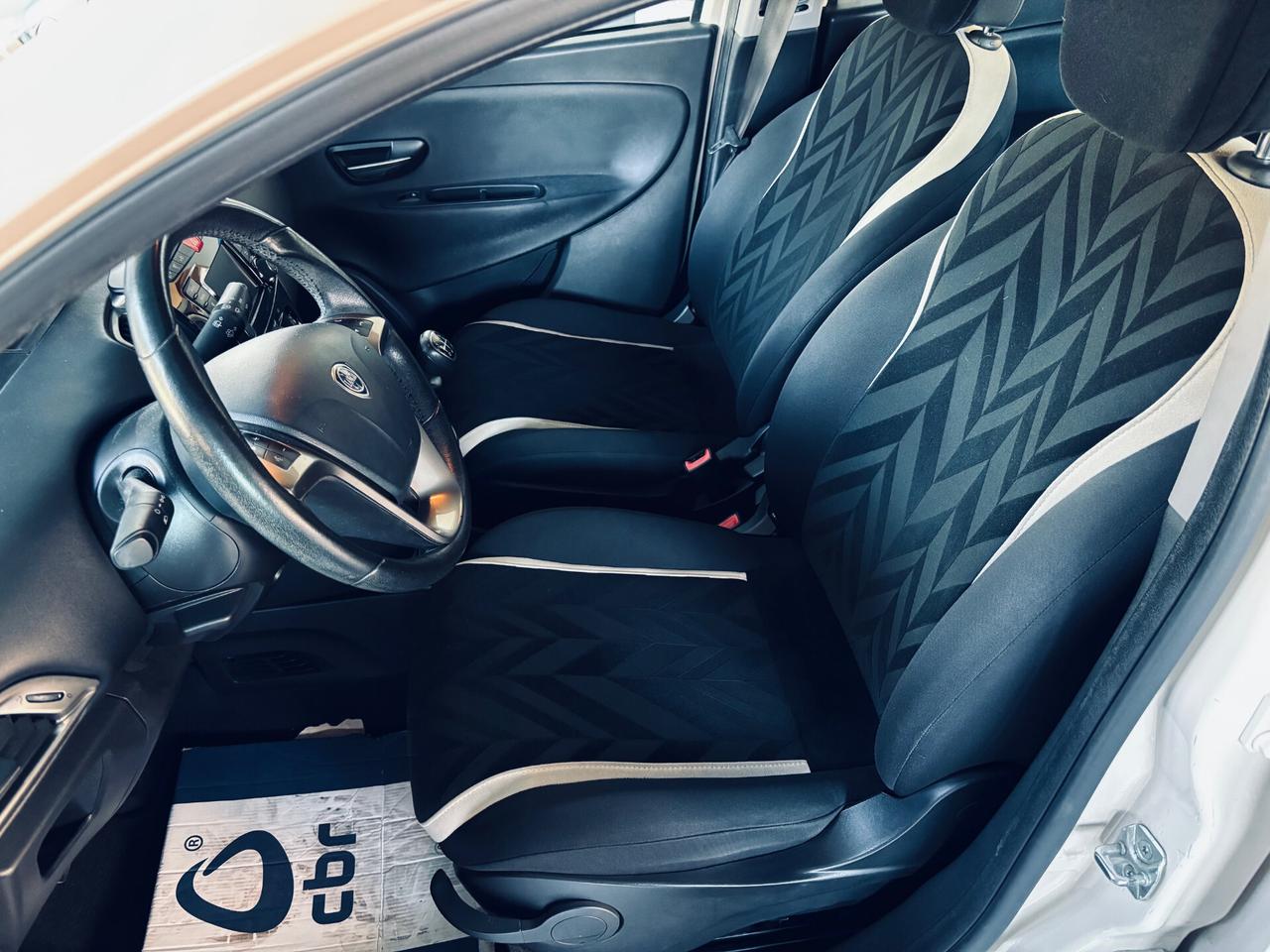 Lancia Ypsilon 1.2 69 CV 5 porte Silver
