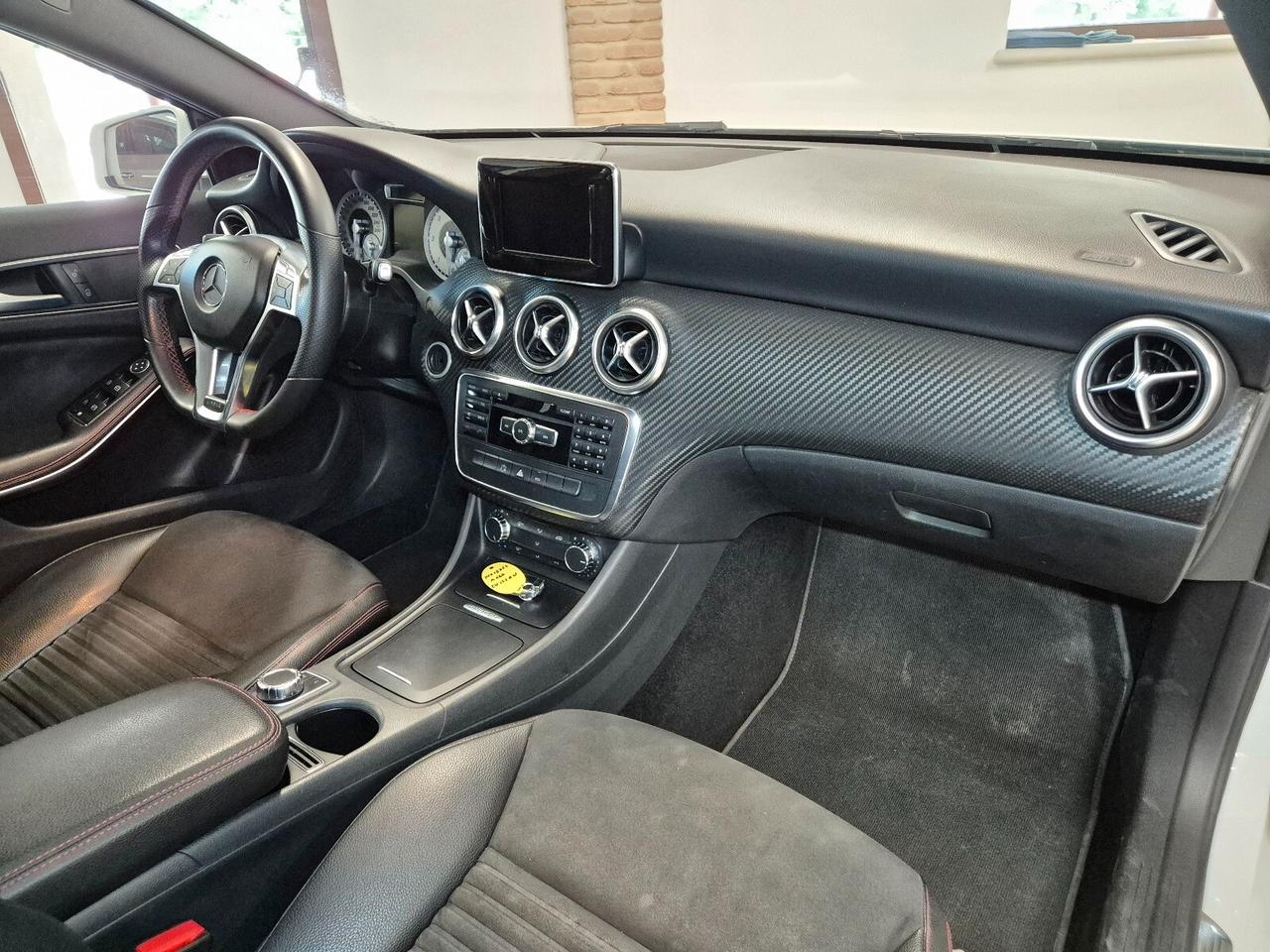 Mercedes A180 Aut. Premium AMG **MOTORE MERCEDES**